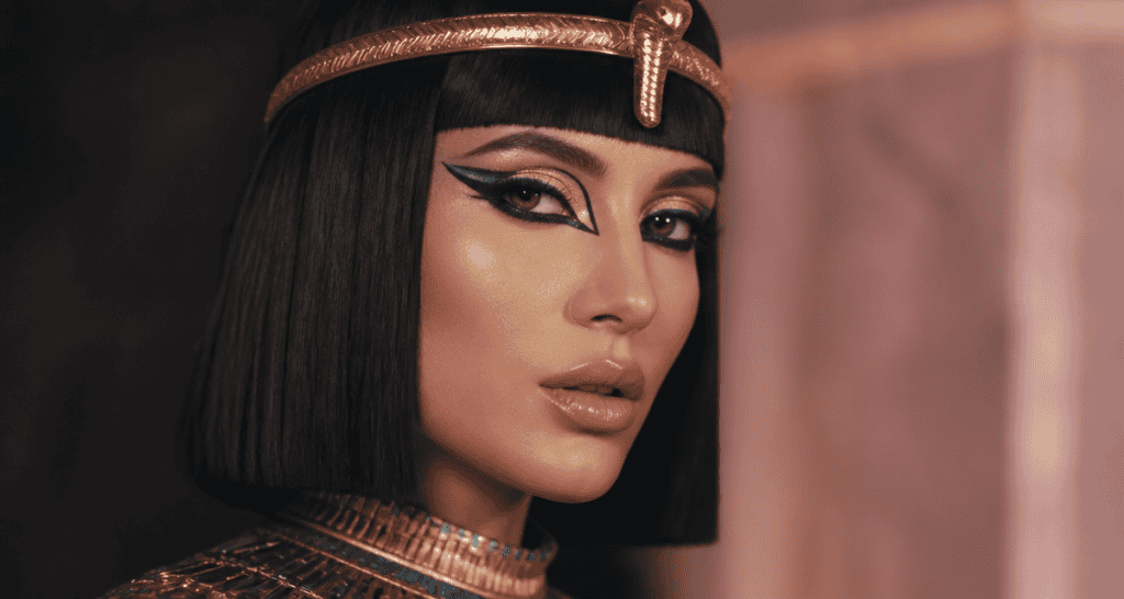 cleopatre maquillage sophistiqué modèle femme