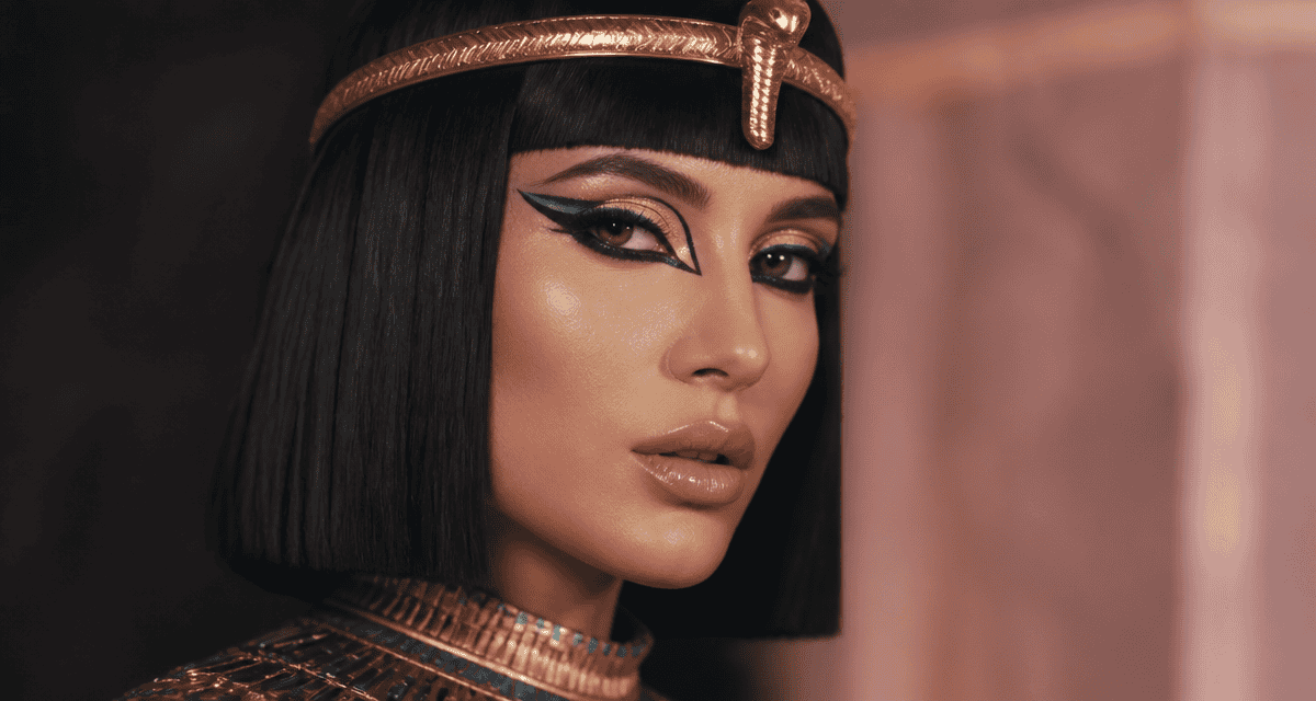 cleopatre maquillage sophistiqué modèle femme